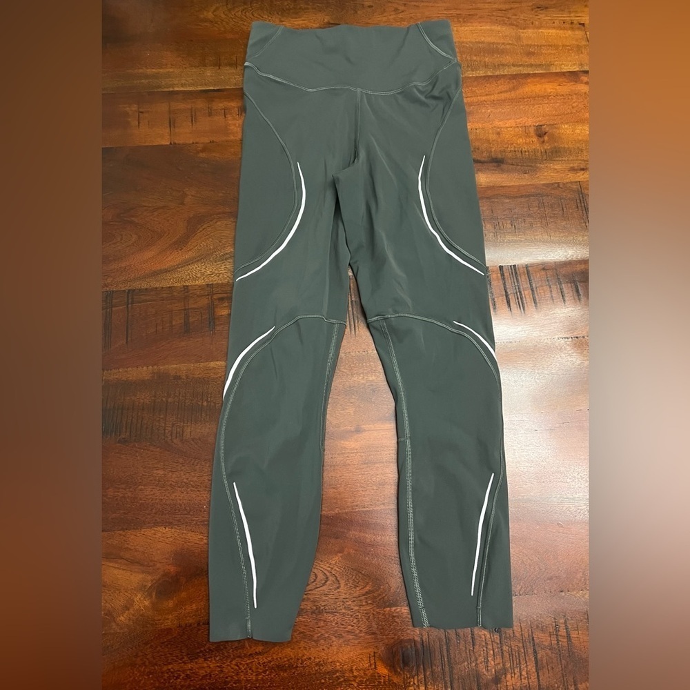 Lululemon Base Pace High-Rise Reflective Crop 23” – Smoked Spruce, Size 4